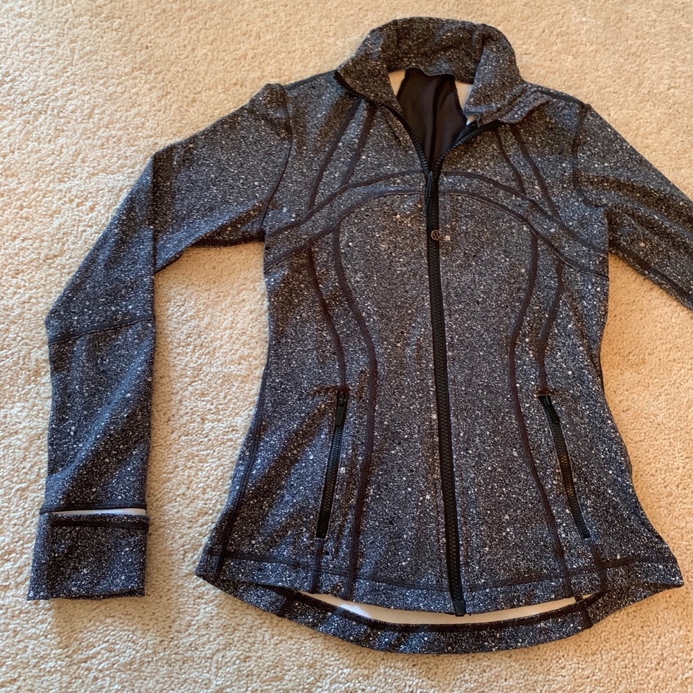 Black speckled lululemon define jacket